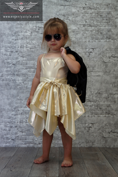 Нарядное золотое платье – «Mia»