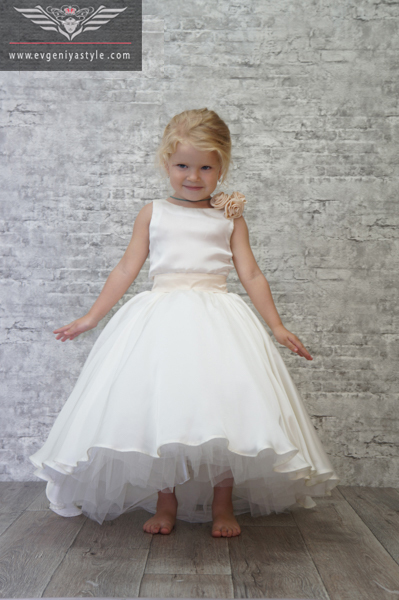 Нарядное шелковое платье – «Dariya»