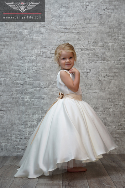 Нарядное шелковое платье – «Dariya»